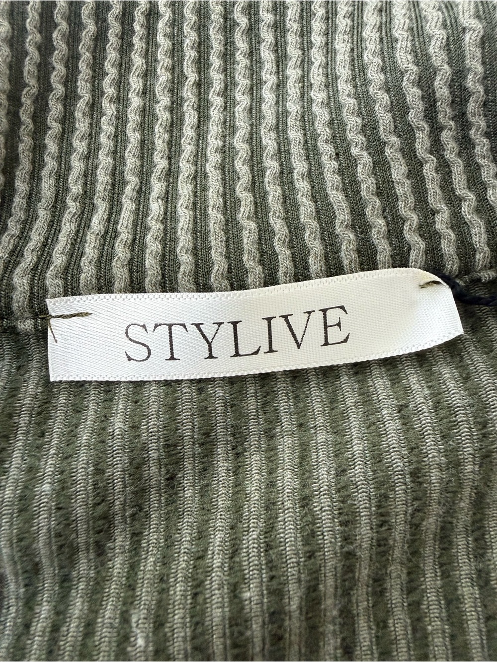Stylive Olive Ribbed Button-Front Polo - Picture 7 of 10